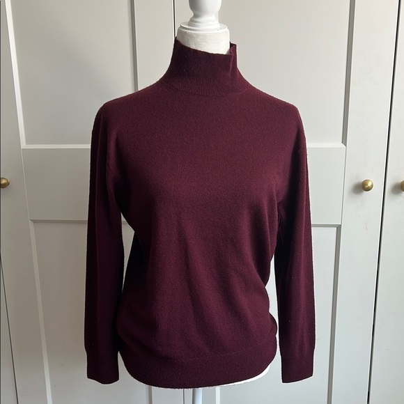 Vince Burgundy Wool/Cashmere Oversized Turtleneck Sweater | XXS - Picture 2 of 5